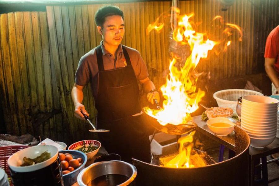 Street Food a Bangkok: Guida per Mangiare Sicuro e Autentico